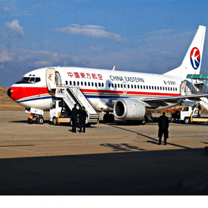 温州龙湾机场空运航空快运业稳步发展的原因是什么？